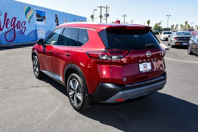 2023 Nissan Rogue SL Image 7 of 35
