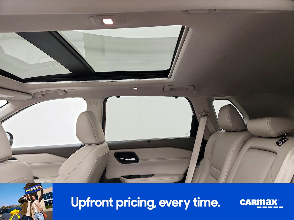 2023 Nissan Rogue SL Image 29 of 30