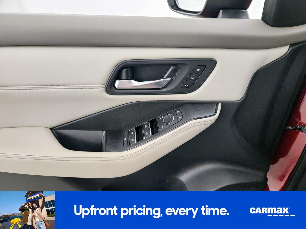 2023 Nissan Rogue SL Image 27 of 30