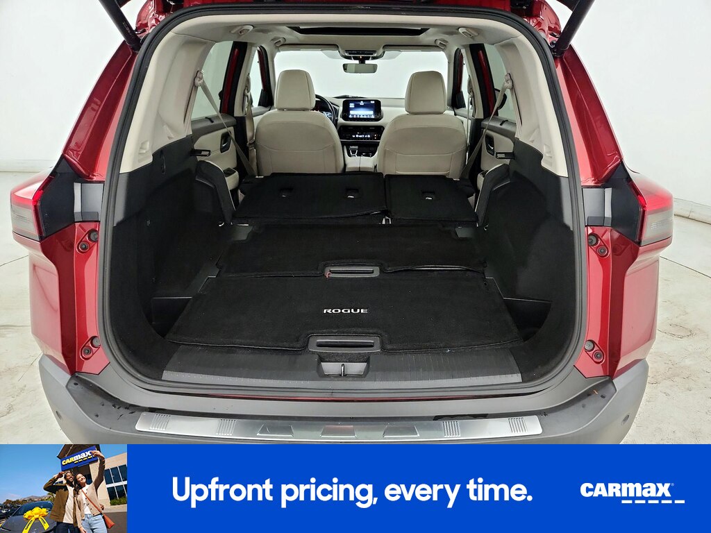 2023 Nissan Rogue SL Image 10 of 30