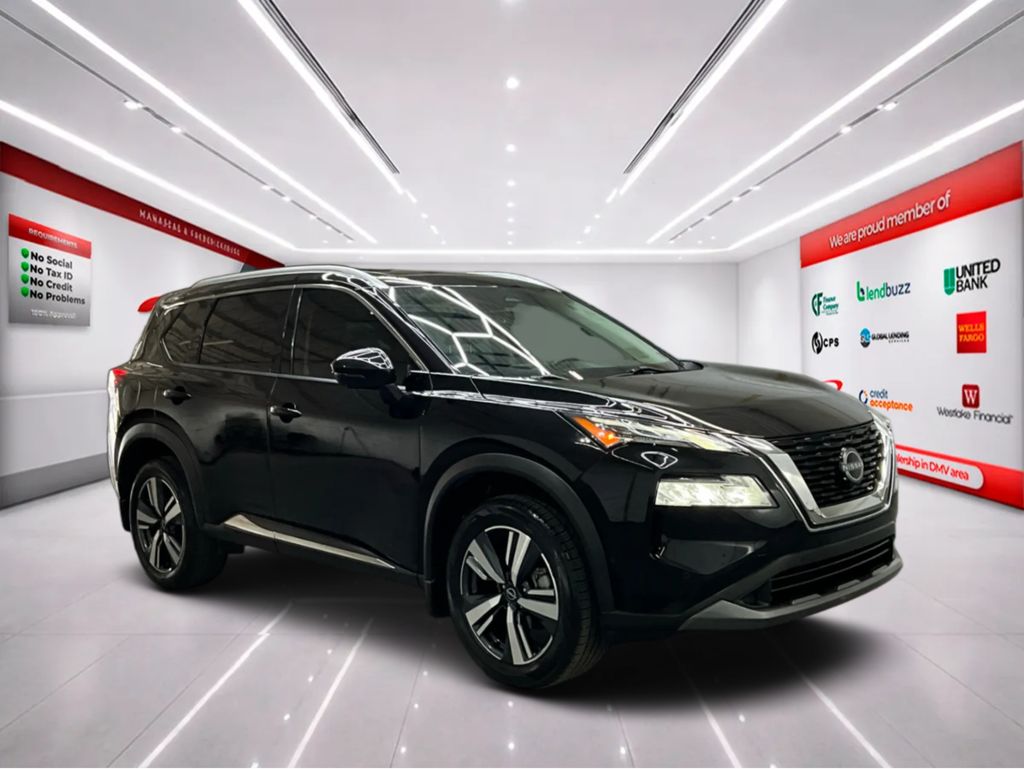 2023 Nissan Rogue SL Image 2 of 36