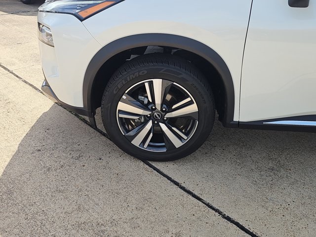 Vehicle image 6 of 24