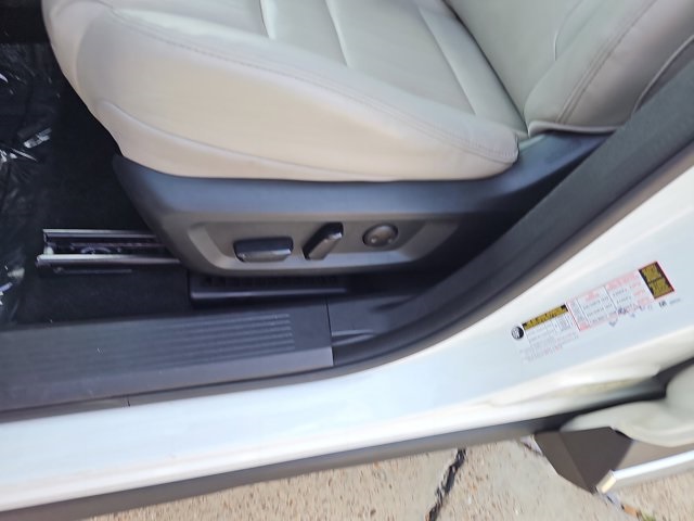 Vehicle image 12 of 24