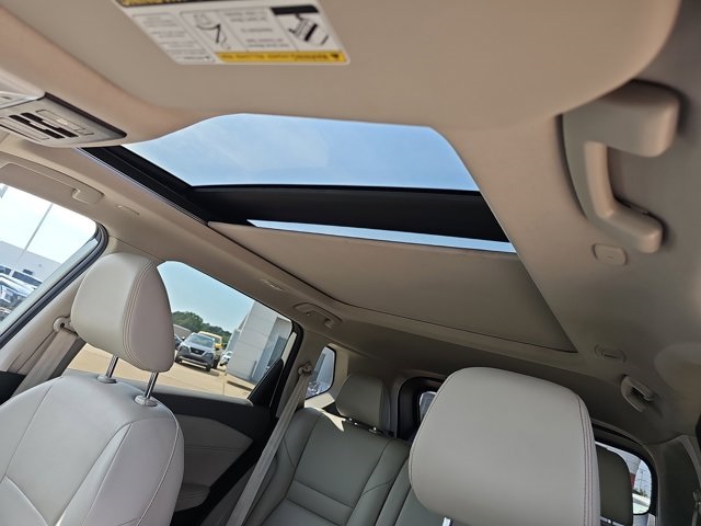 Vehicle image 13 of 24