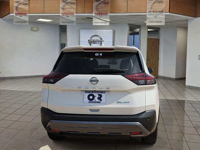 Vehicle image 7 of 24