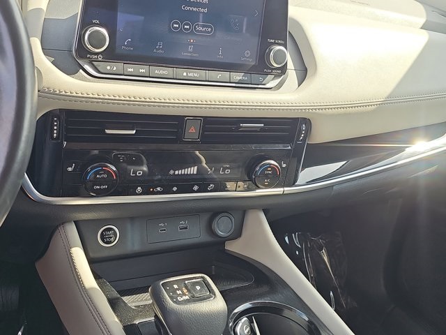Vehicle image 15 of 24