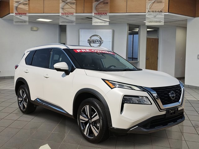 Vehicle image 4 of 24