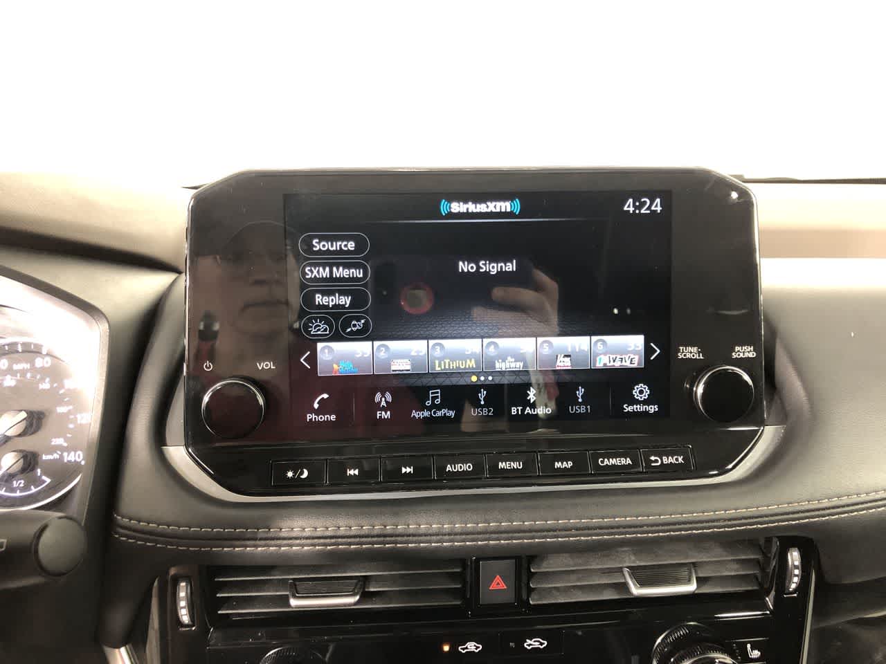 Vehicle image 16 of 23