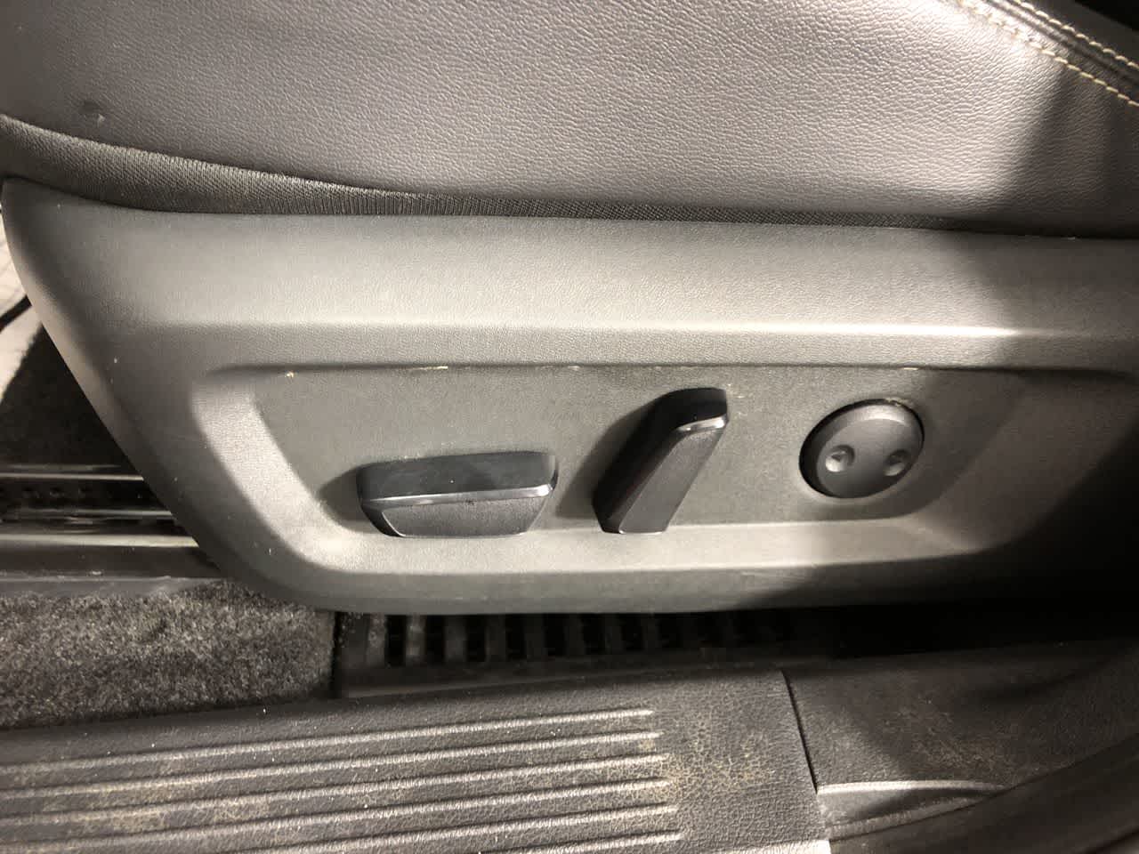 Vehicle image 12 of 23