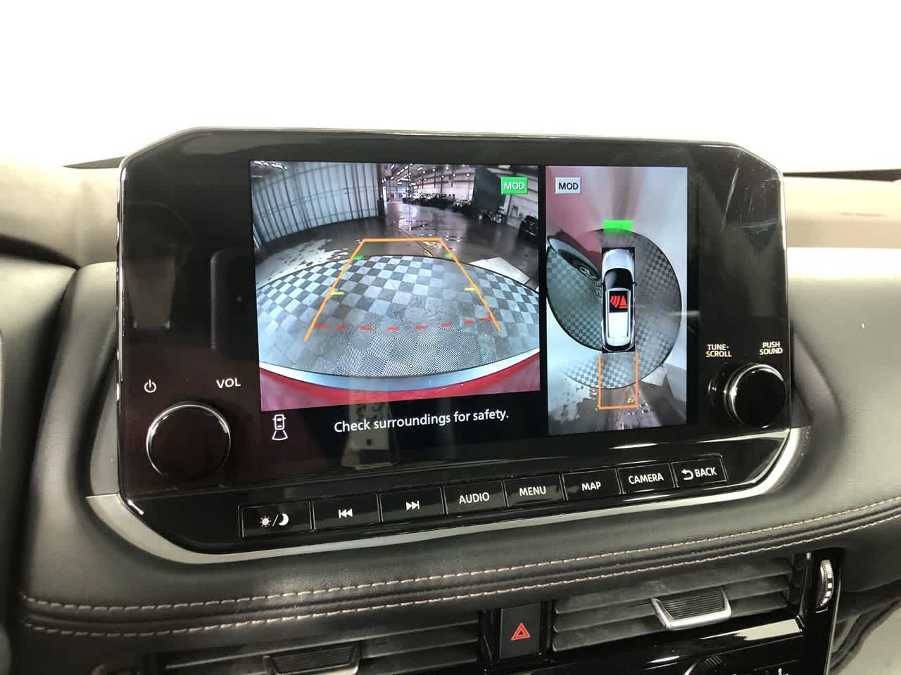 Vehicle image 17 of 23