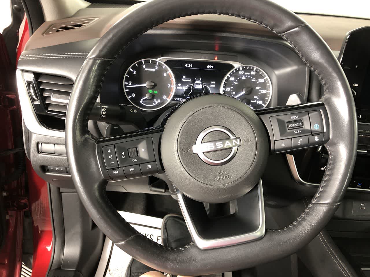 Vehicle image 14 of 23