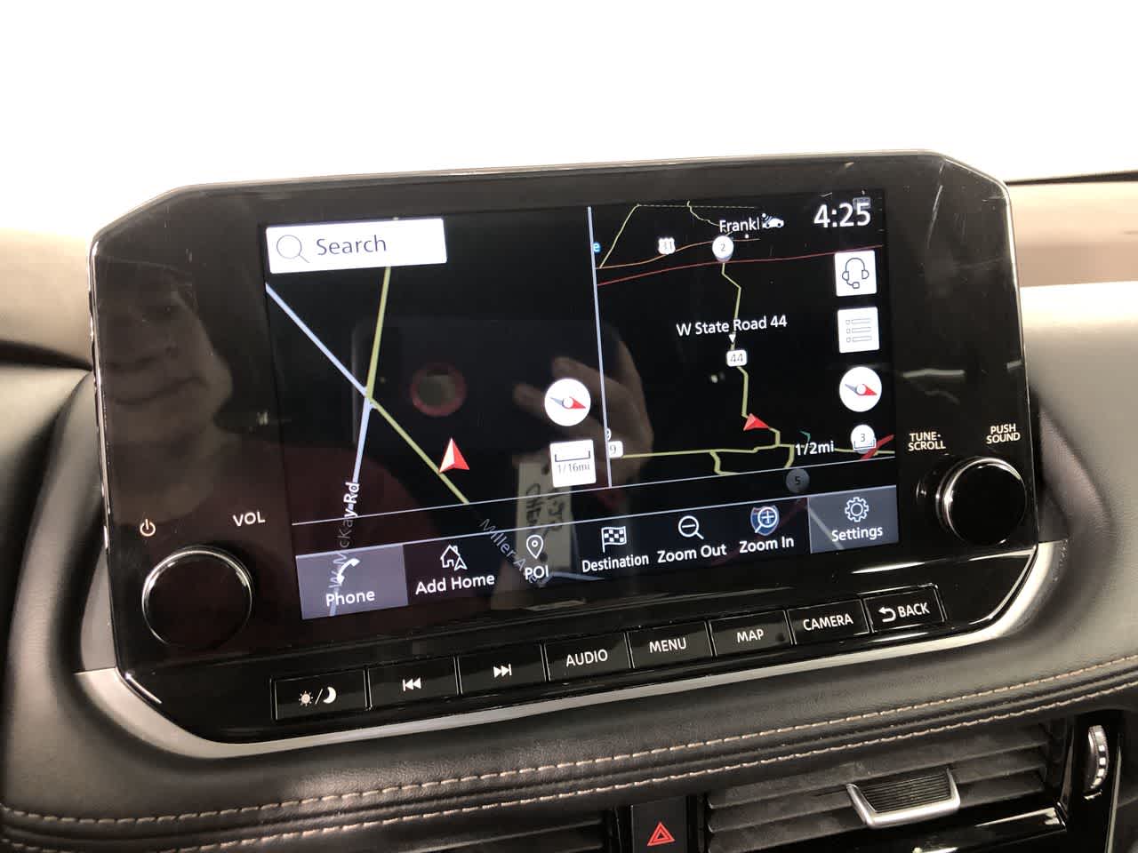 Vehicle image 18 of 23