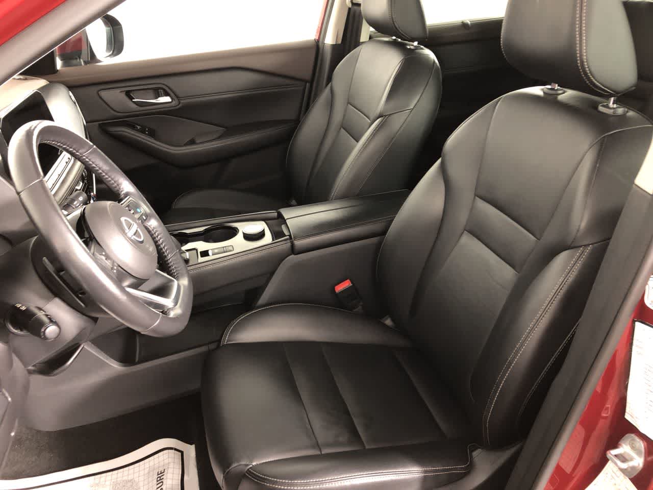 Vehicle image 13 of 23