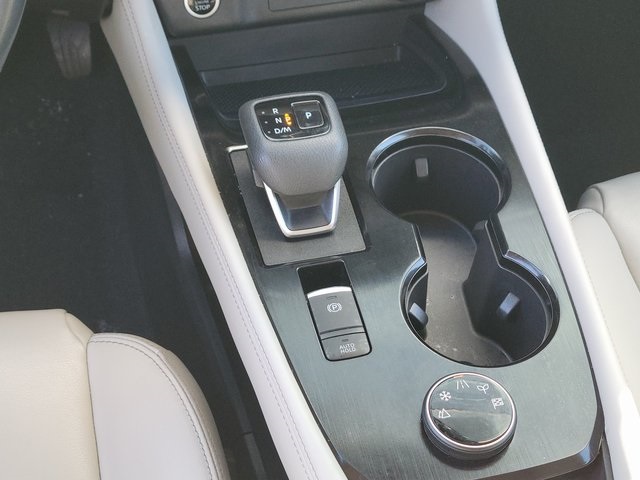 2023 Nissan Rogue SL Image 16 of 20