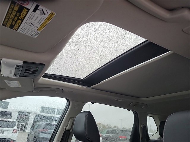 Vehicle image 20 of 31