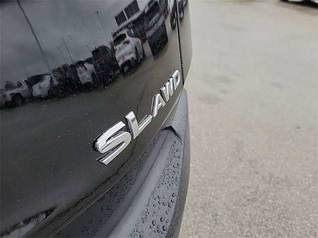Vehicle image 7 of 31