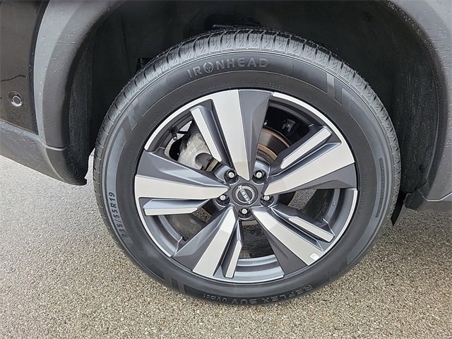Vehicle image 5 of 31