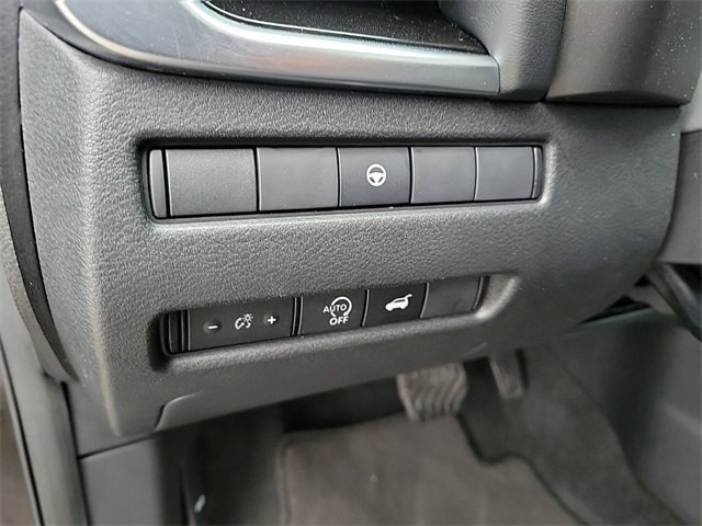 Vehicle image 18 of 31