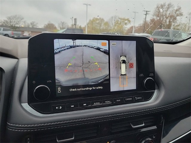 Vehicle image 27 of 31