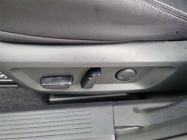Vehicle image 19 of 31