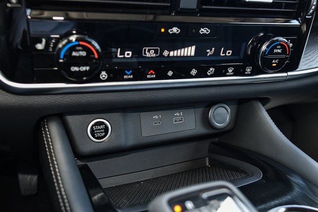 2023 Nissan Rogue SL Image 37 of 40