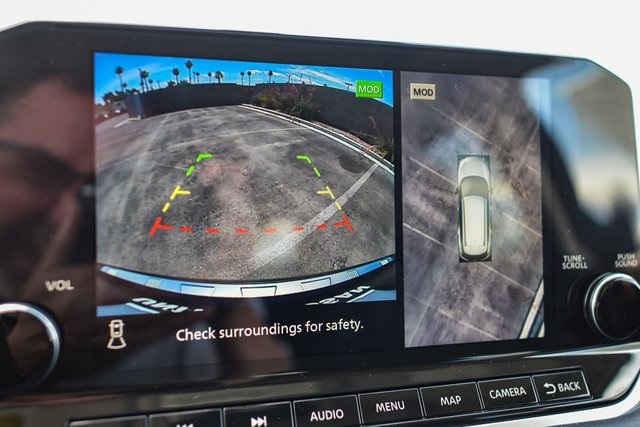 2023 Nissan Rogue SL Image 27 of 40