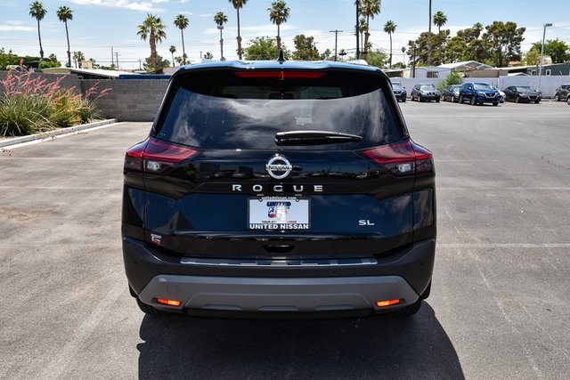 2023 Nissan Rogue SL Image 14 of 40