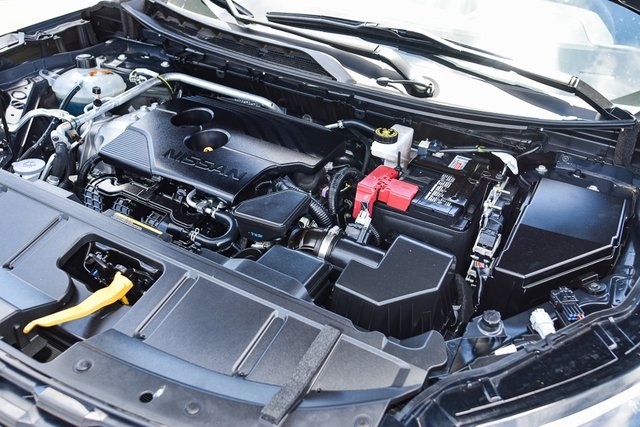 2023 Nissan Rogue SL Image 10 of 40