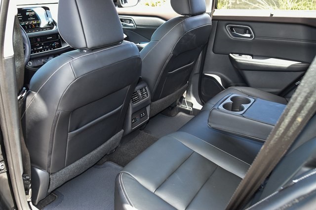 2023 Nissan Rogue SL Image 20 of 40