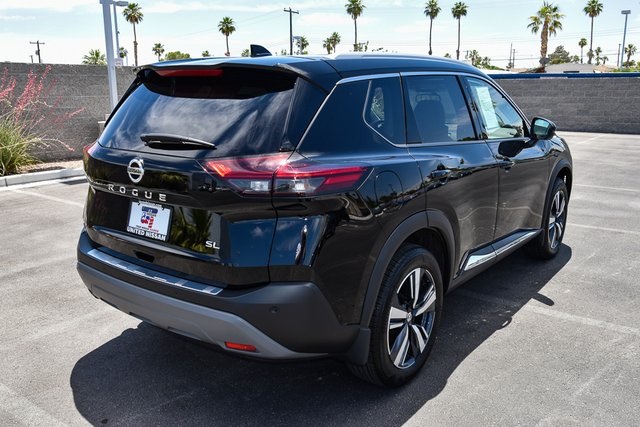 2023 Nissan Rogue SL Image 6 of 40