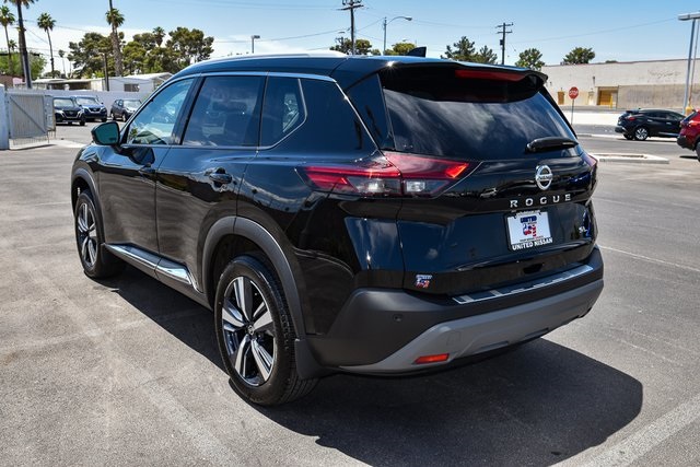 2023 Nissan Rogue SL Image 7 of 40