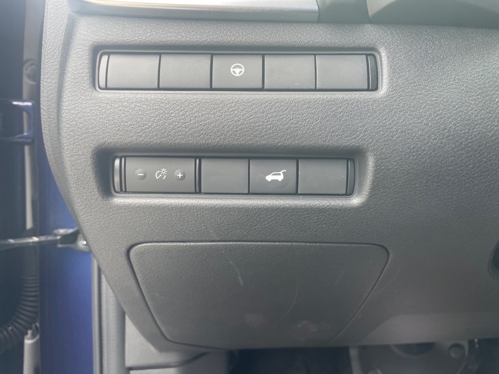 2023 Nissan Rogue SL Image 22 of 24