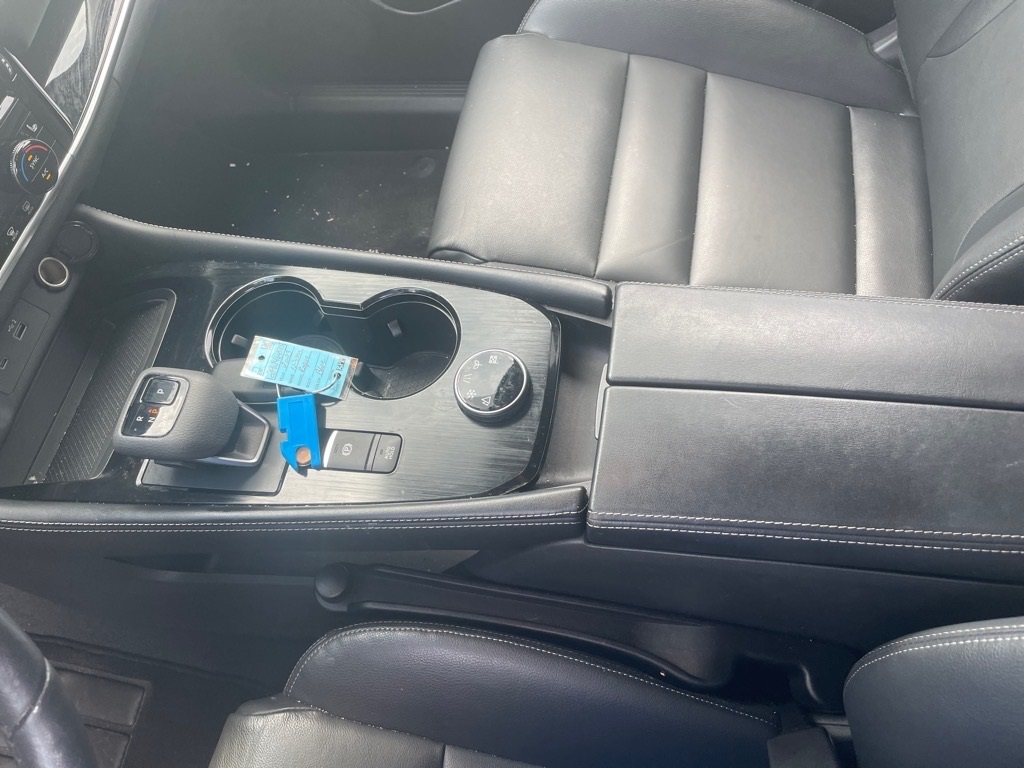 2023 Nissan Rogue SL Image 17 of 24