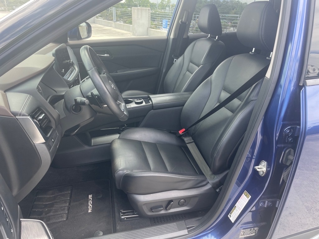 2023 Nissan Rogue SL Image 10 of 24