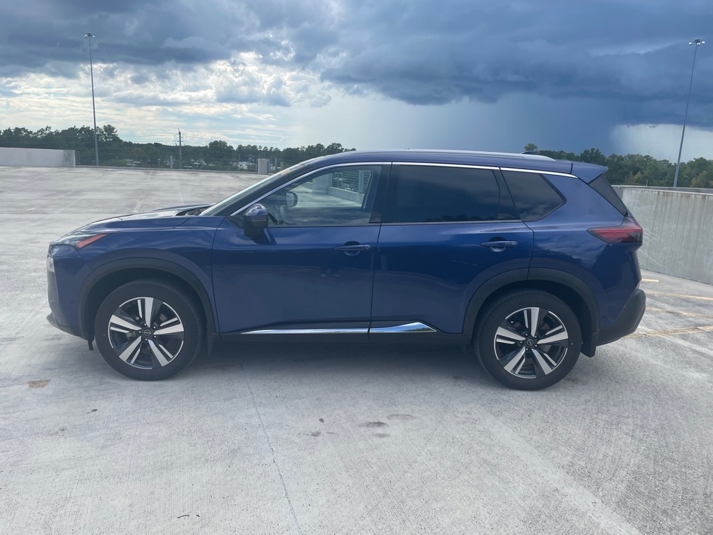 2023 Nissan Rogue SL Image 7 of 24