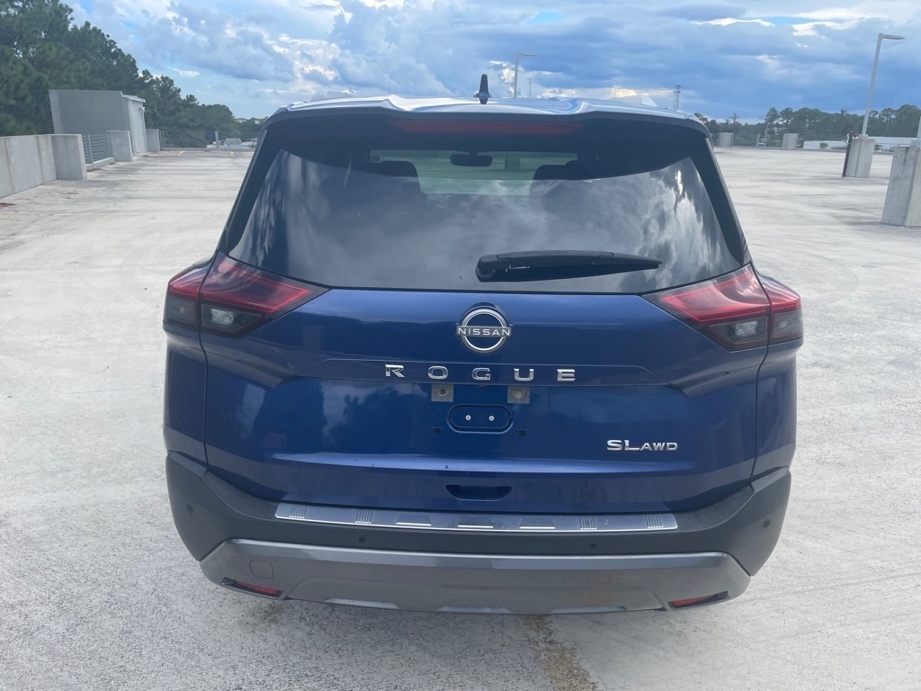 2023 Nissan Rogue SL Image 5 of 24