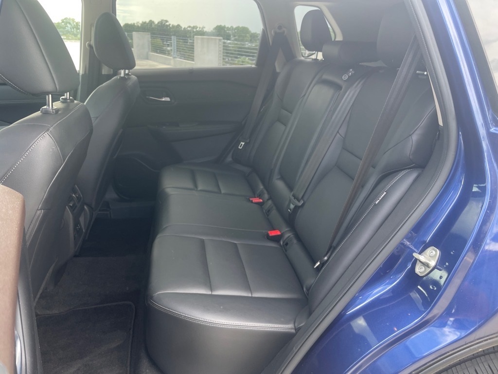 2023 Nissan Rogue SL Image 11 of 24