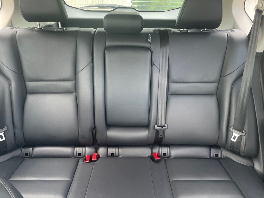 2023 Nissan Rogue SL Image 12 of 24