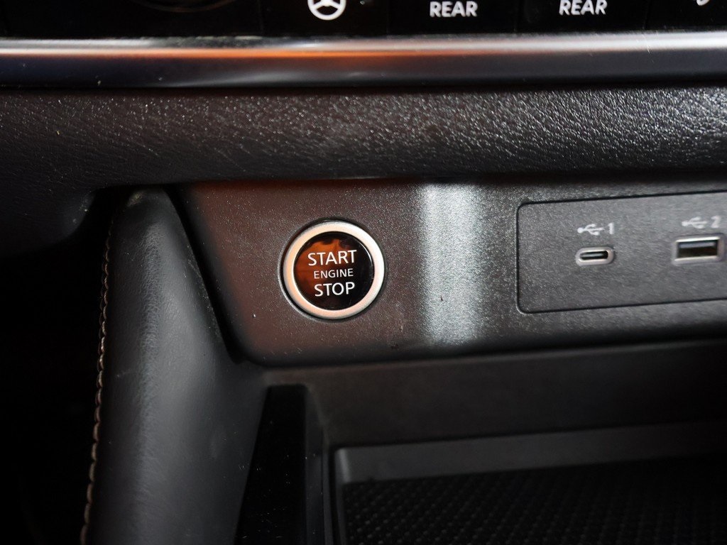 2023 Nissan Rogue SL Image 39 of 54