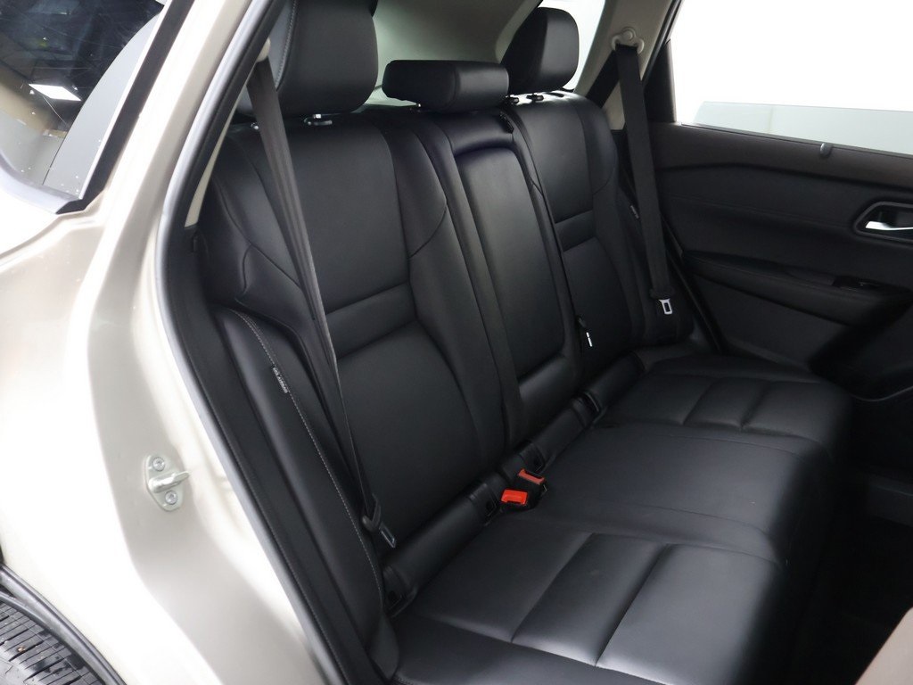 2023 Nissan Rogue SL Image 16 of 54