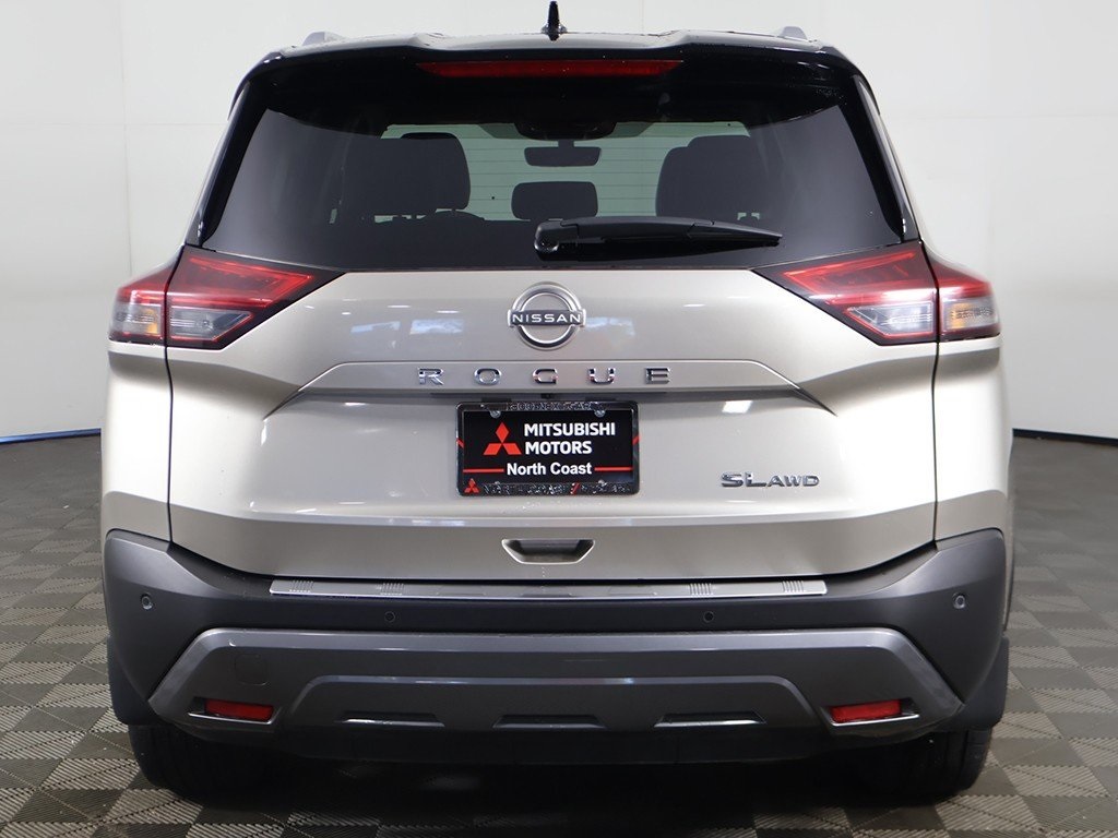 2023 Nissan Rogue SL Image 9 of 54