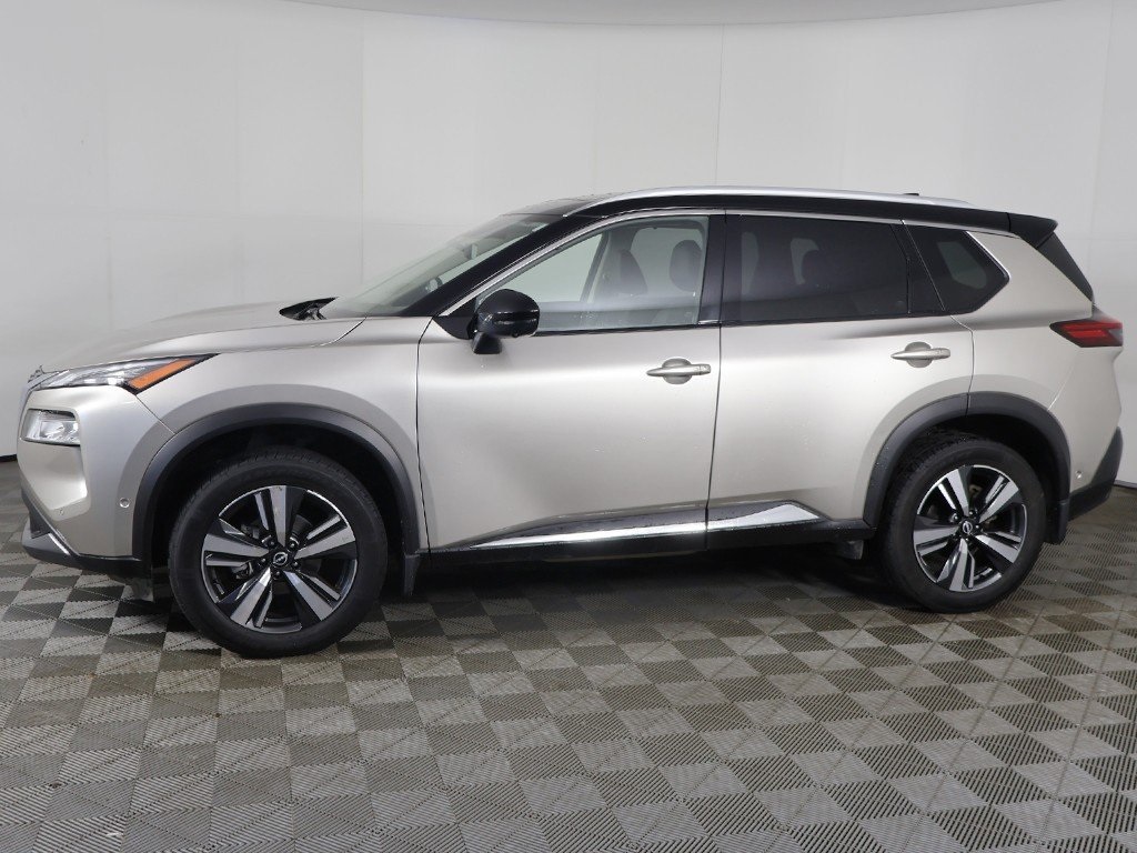 2023 Nissan Rogue SL Image 2 of 54