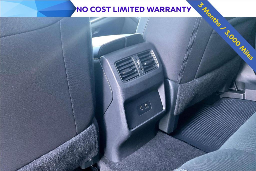 2023 Nissan Rogue SV Image 23 of 33