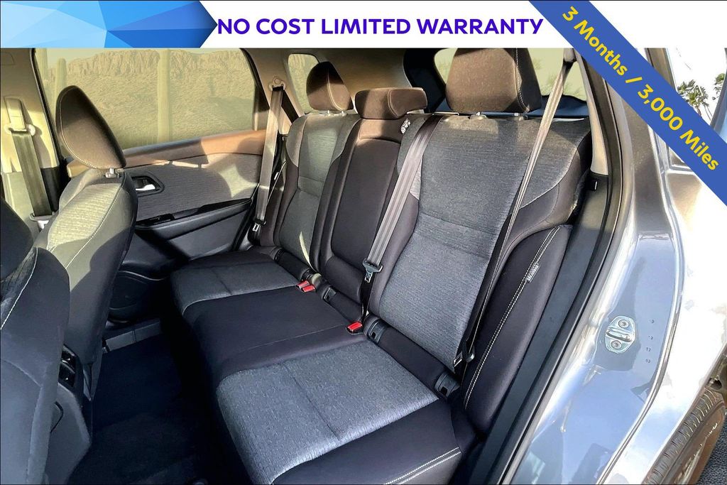 2023 Nissan Rogue SV Image 12 of 33