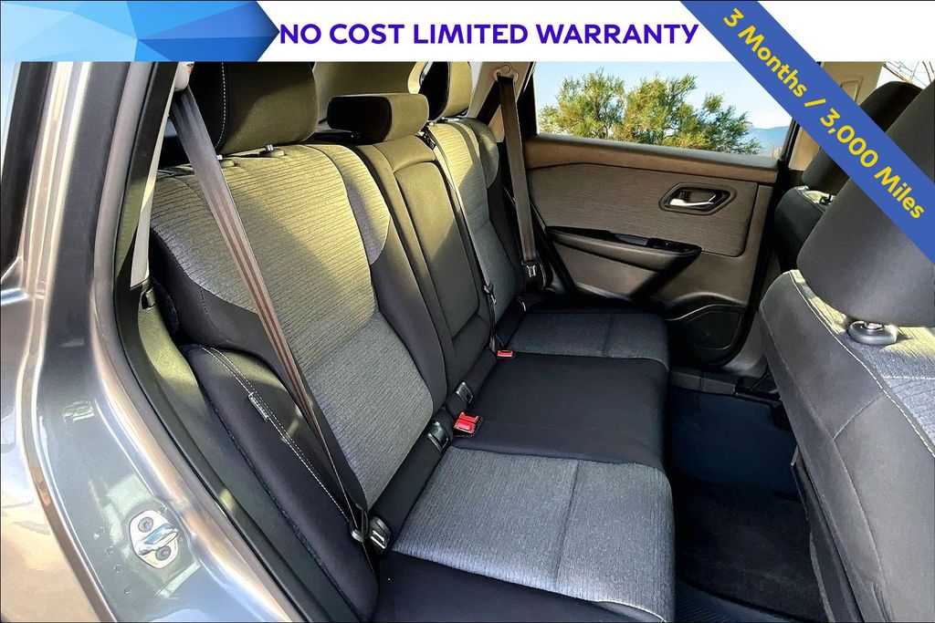 2023 Nissan Rogue SV Image 10 of 33