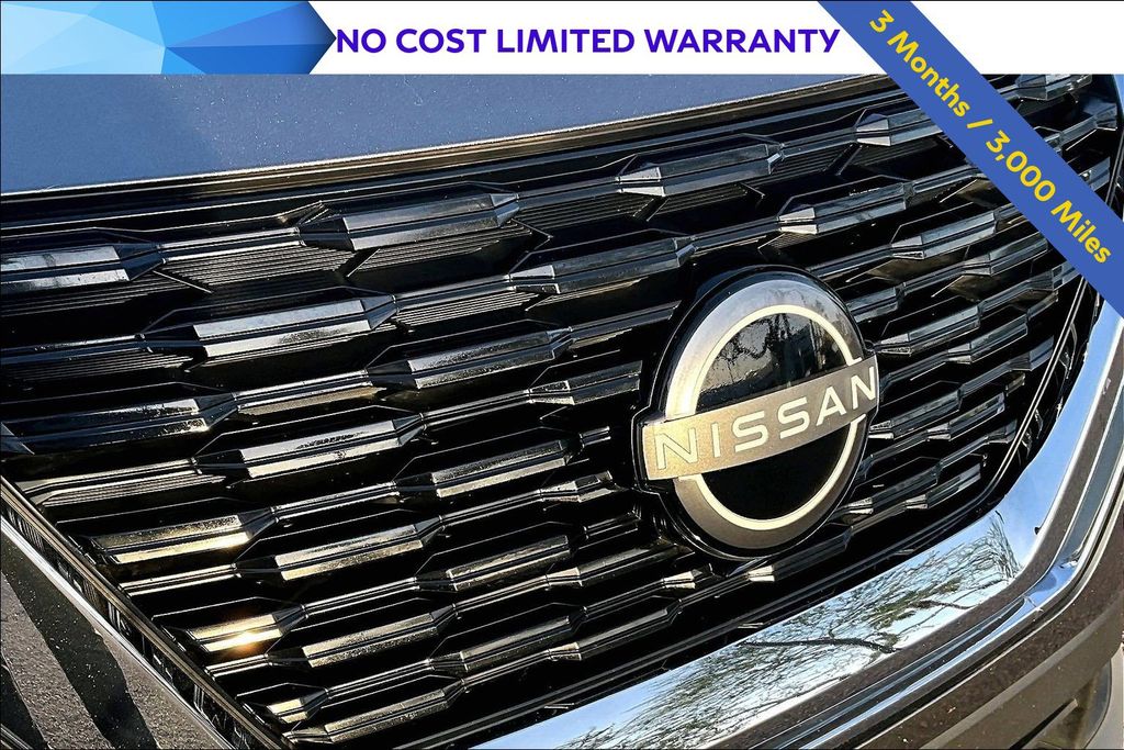 2023 Nissan Rogue SV Image 30 of 33