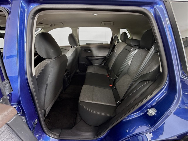 2023 Nissan Rogue SV Image 18 of 34