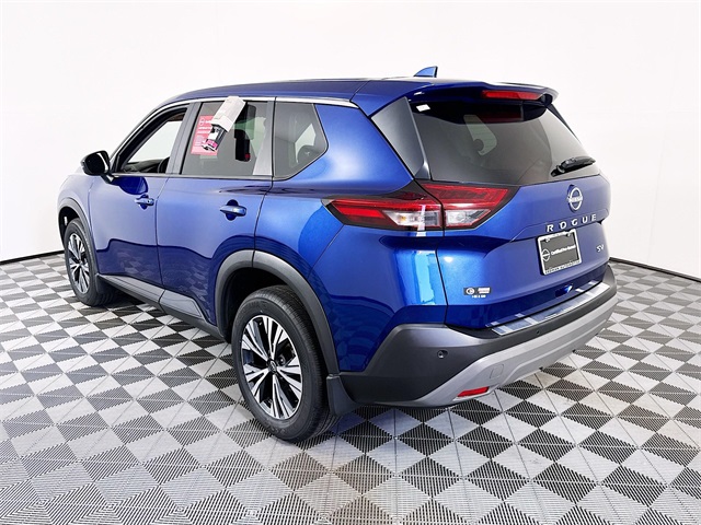 2023 Nissan Rogue SV Image 6 of 34