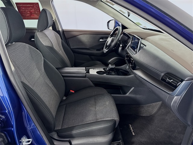 2023 Nissan Rogue SV Image 11 of 34