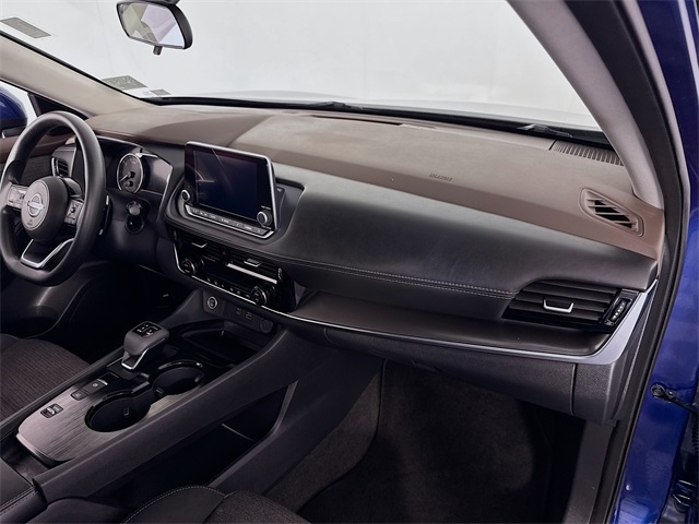 2023 Nissan Rogue SV Image 20 of 34